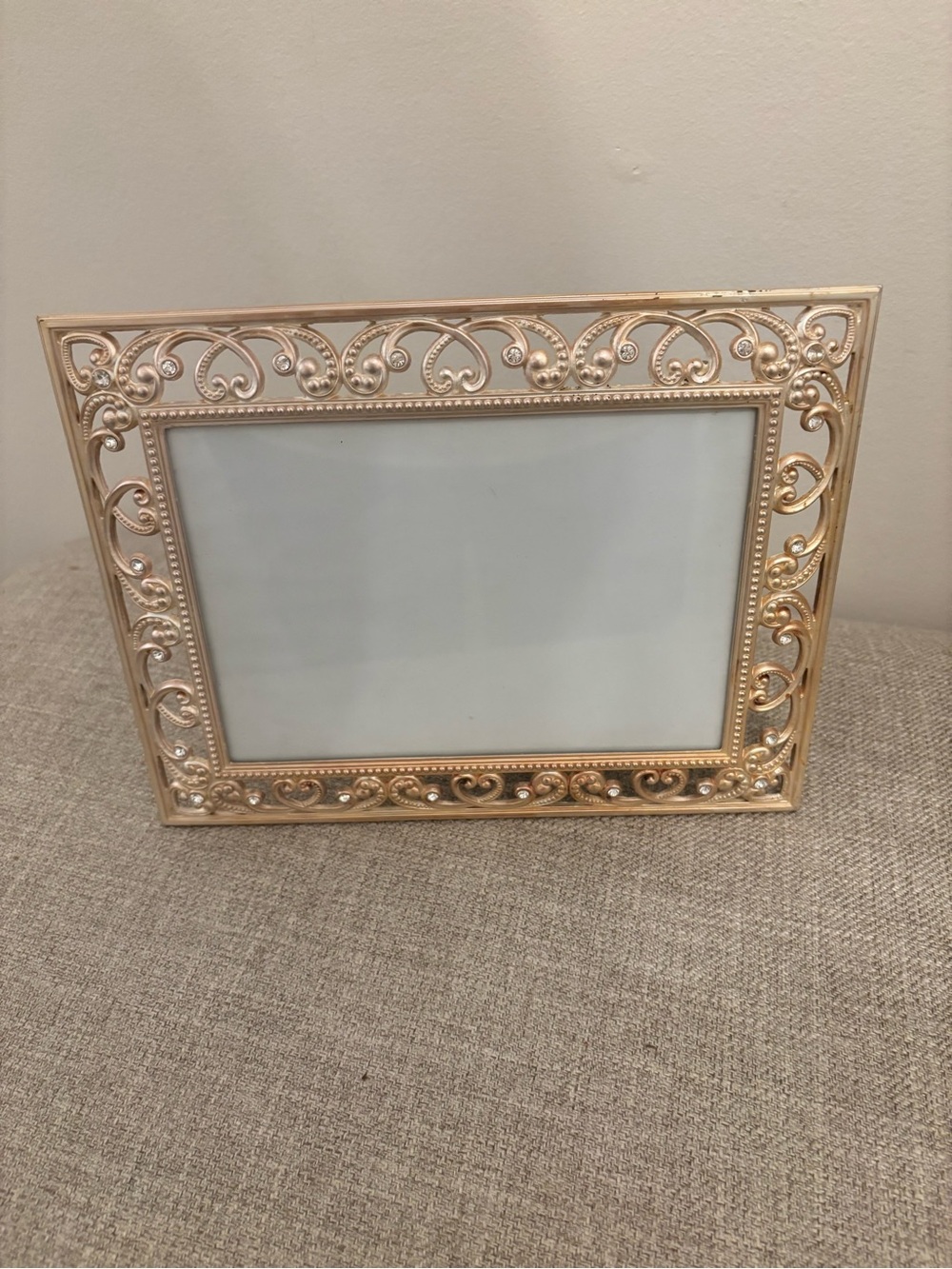 HomeTrends Heirloom 5x7” Easel Photo Frame Ornate Goldtone Metal Rhinestones